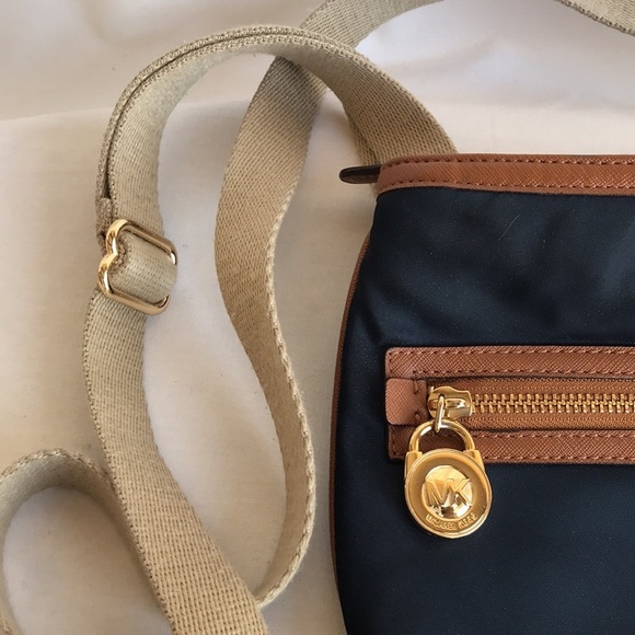 Michael Kors navy nylon crossbody bag with soft shoulder strap, gold zipper - Picture 3 of 7